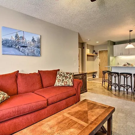 Cozy Condo With Magic Mountain Ski-In Access!